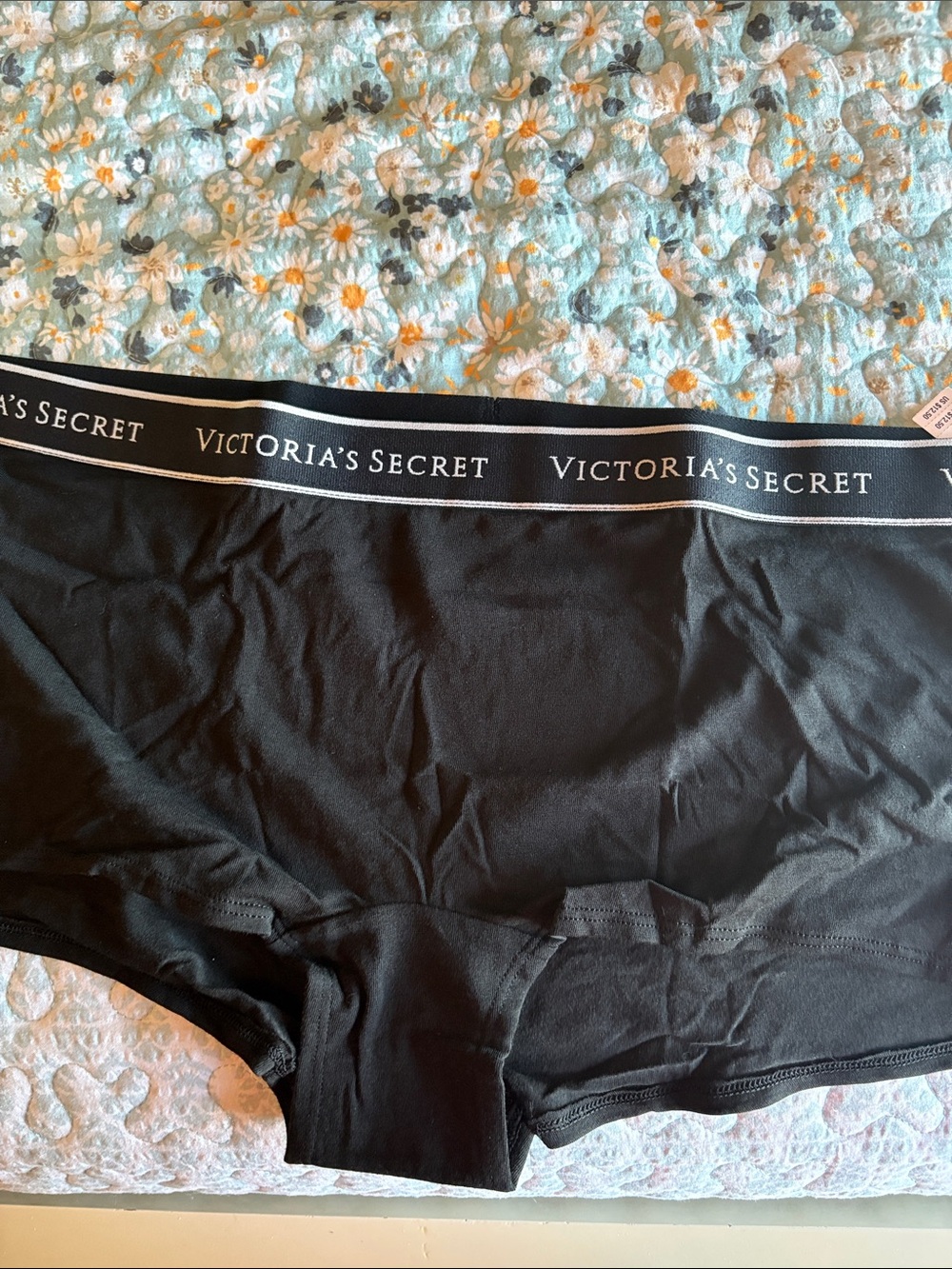Victoria's Secret Shortie Panty
2 pairs Black XXL NWT
